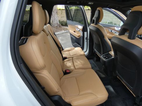 Used 2017 Volvo XC90 T6 Inscription w/ Vision Package image 41