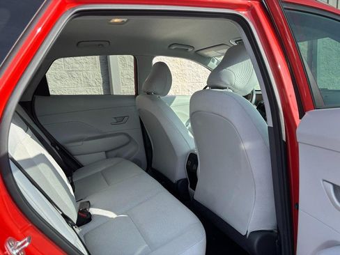 Used 2024 Hyundai Kona SEL AWD/4WD image 12