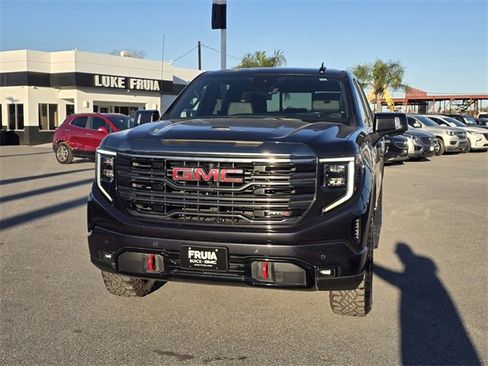 Used 2022 GMC Sierra 1500 AT4 w/ AT4 Premium Package image 2