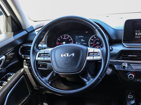 Used 2022 Kia Telluride S FWD image 18