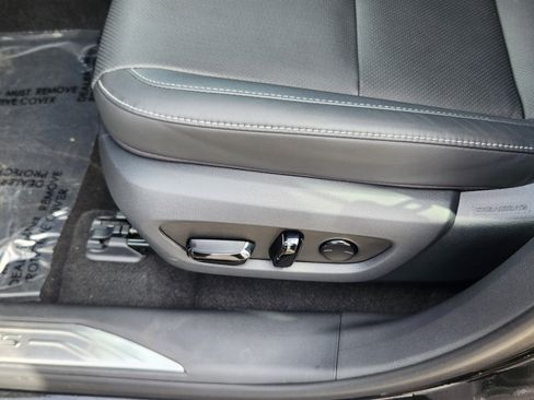 Used 2025 Lexus RX 350h w/ Convenience Package image 14