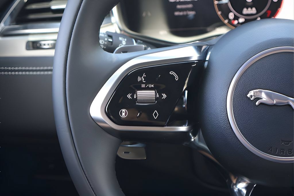 New 2026 Jaguar F-PACE R-Dynamic S AWD/4WD image 20