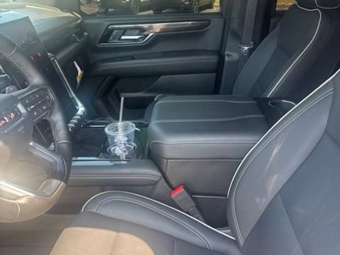 Used 2026 GMC Yukon XL Elevation w/ Elevation Premium Package AWD/4WD image 3