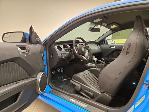 Used 2013 Ford Mustang Shelby GT500 RWD image 16