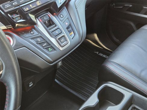 Used 2023 Honda Odyssey Sport image 9