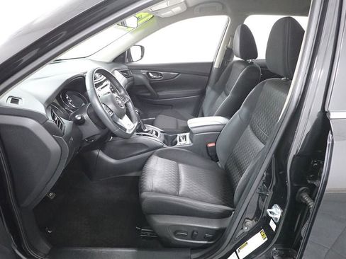 Used 2017 Nissan Rogue SV image 10