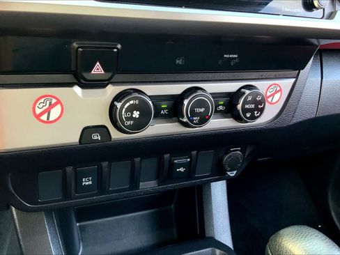 Used 2023 Toyota Tacoma SR5 RWD image 32