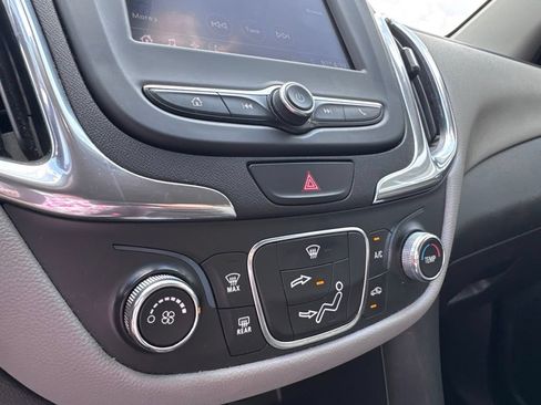 Used 2020 Chevrolet Equinox LS w/ LPO, Floor Liner Package FWD image 19