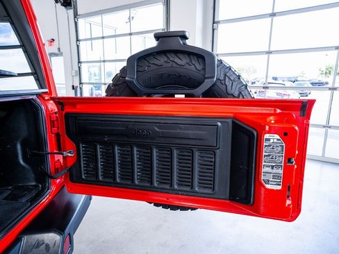 Used 2020 Jeep Wrangler Unlimited Rubicon w/ Dual Top Group image 60