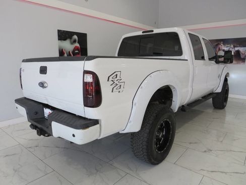 Used 2015 Ford F250 Lariat w/ Lariat Ultimate Package image 4