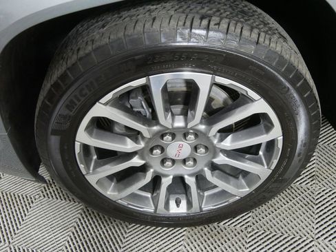 Used 2023 GMC Acadia Denali w/ Denali Ultimate Package image 10