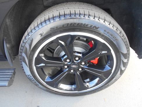 Used 2024 Ford Expedition Limited image 15