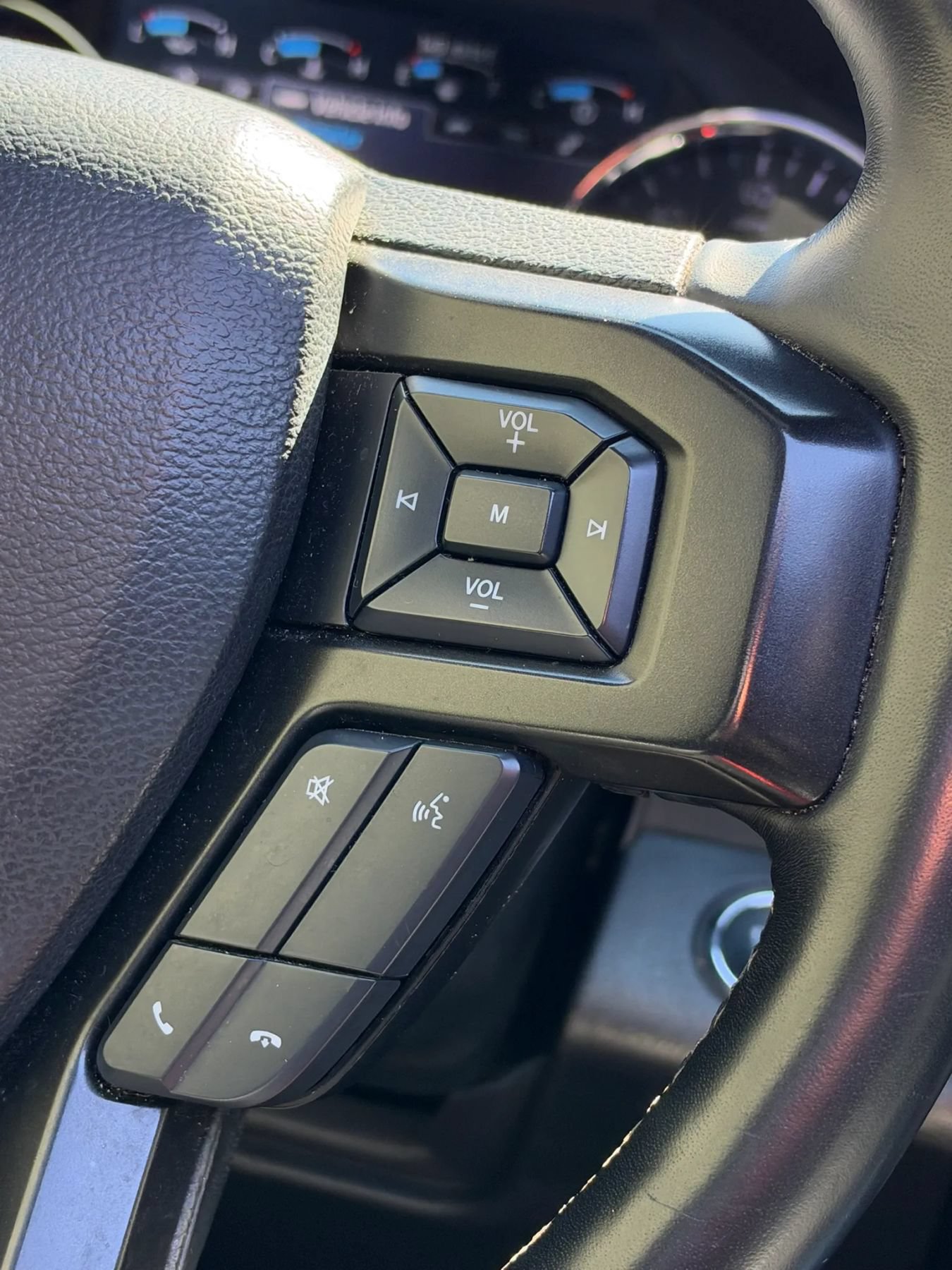 Used 2020 Ford Expedition Max Limited w/ Equipment Group 302A RWD image 17