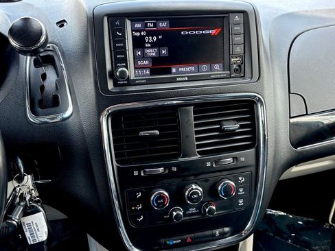 Used 2019 Dodge Grand Caravan SXT image 23