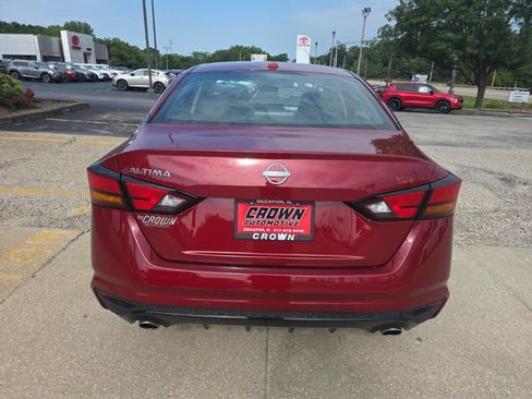 Certified 2025 Nissan Altima 2.5 SR w/ SR Premium Package FWD image 4
