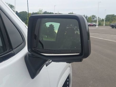 Used 2022 GMC Sierra 1500 AT4 w/ AT4 Premium Package AWD/4WD image 7