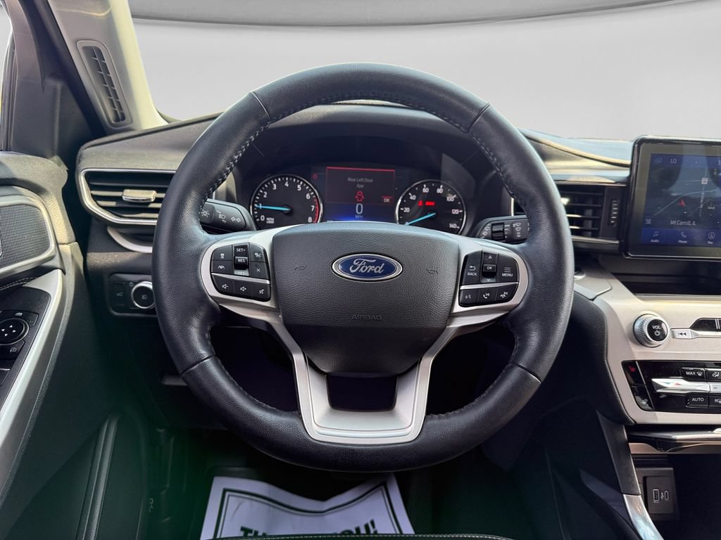 Used 2022 Ford Explorer XLT w/ Equipment Group 202A AWD/4WD image 14