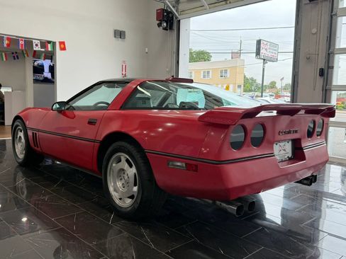Used 1988 Chevrolet Corvette Coupe RWD image 4
