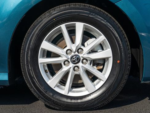 Used 2025 Toyota Camry LE FWD image 6