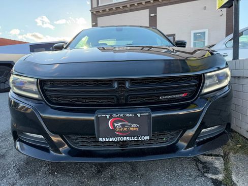 Used 2016 Dodge Charger SXT image 6