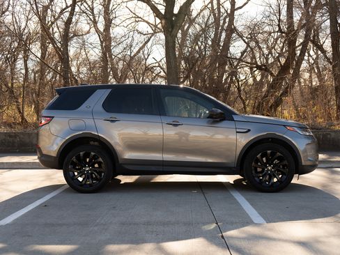 Used 2021 Land Rover Discovery Sport SE image 10