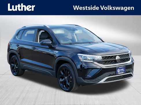 Certified 2023 Volkswagen Taos SE w/ Panoramic Sunroof Package image 1
