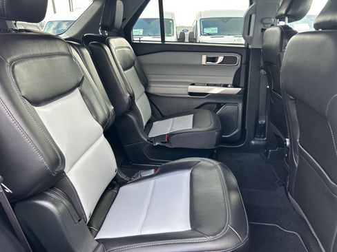 Certified 2023 Ford Explorer XLT w/ Equipment Group 202A AWD/4WD image 23