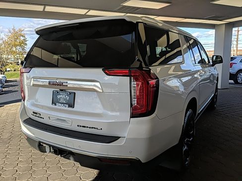 Used 2023 GMC Yukon XL Denali image 5