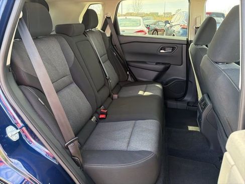 Used 2025 Nissan Rogue SV AWD/4WD image 8