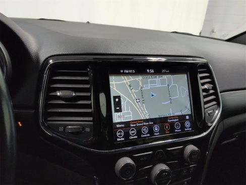 Certified 2021 Jeep Grand Cherokee Laredo X image 29