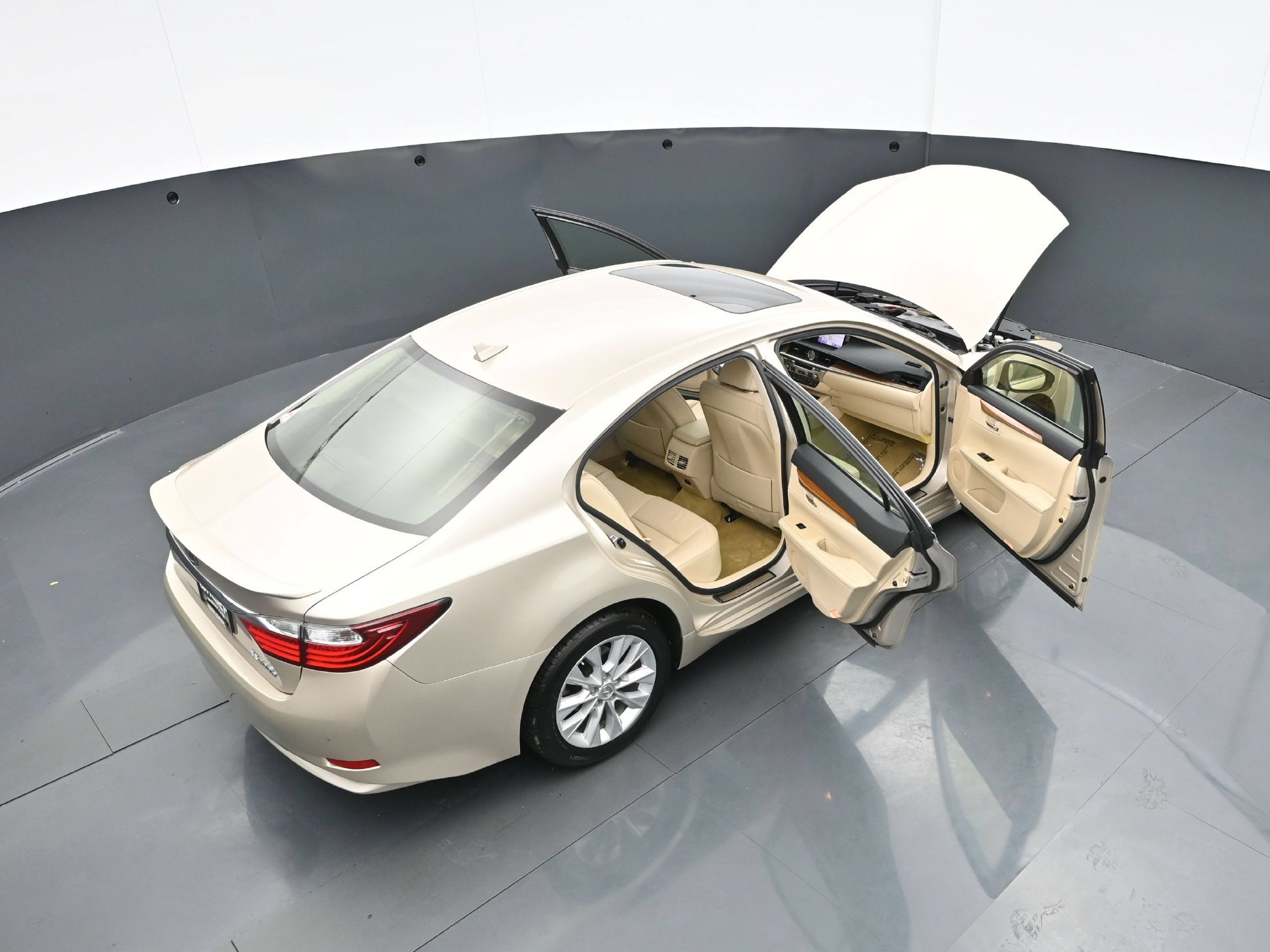 Used 2013 Lexus ES 300h w/ Luxury Pkg FWD image 46