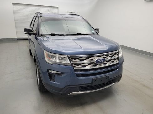 Used 2018 Ford Explorer XLT w/ Equipment Group 202A AWD/4WD image 14