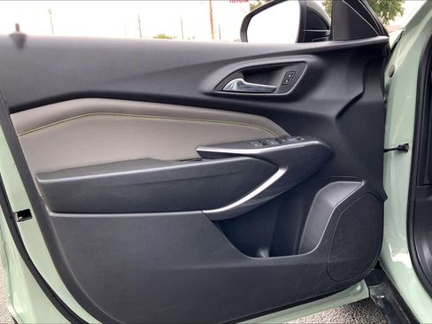 Used 2025 Chevrolet Trax ACTIV w/ Sunroof Package FWD image 22