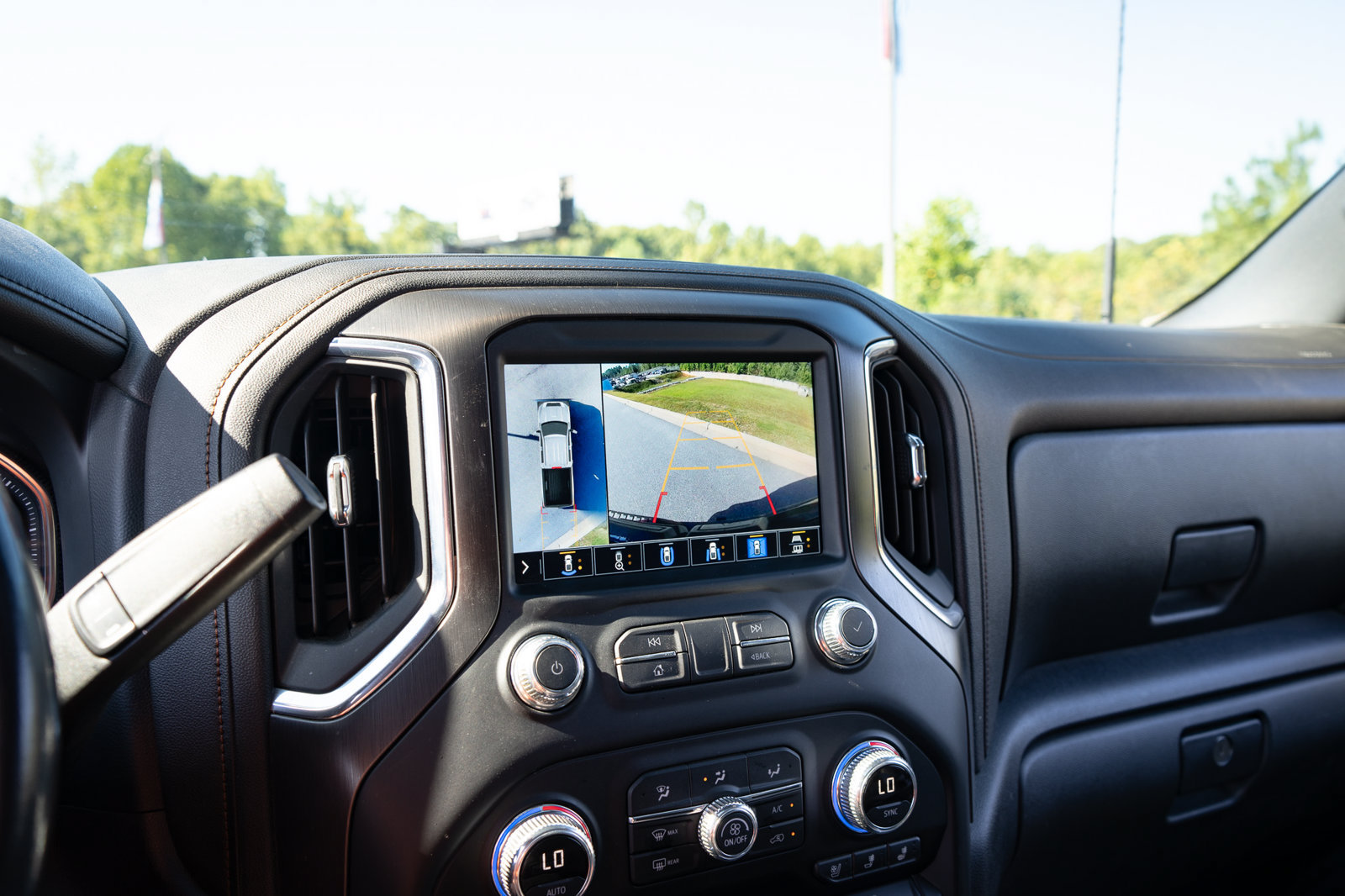 Used 2020 GMC Sierra 2500 AT4 w/ AT4 Premium Package AWD/4WD image 25