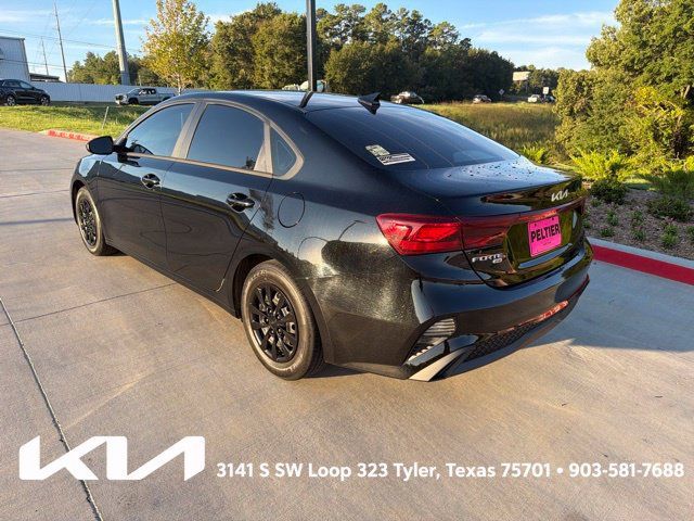 Used 2023 Kia Forte LX FWD image 7