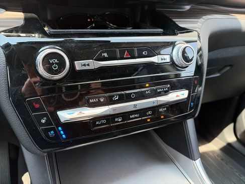 Used 2022 Ford Explorer Limited AWD/4WD image 12