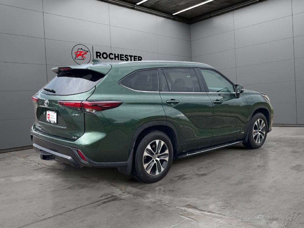 Used 2025 Toyota Highlander XLE AWD/4WD image 5