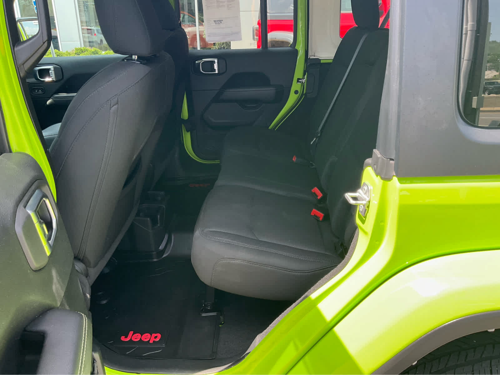 Used 2021 Jeep Wrangler Unlimited Sahara AWD/4WD image 18