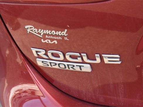 Used 2019 Nissan Rogue Sport S image 13