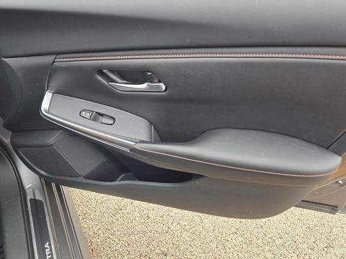 Used 2025 Nissan Sentra SR image 4