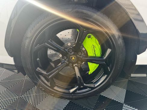 Used 2022 Lamborghini Urus image 56