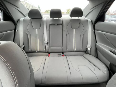 Used 2025 Hyundai Elantra SEL image 36