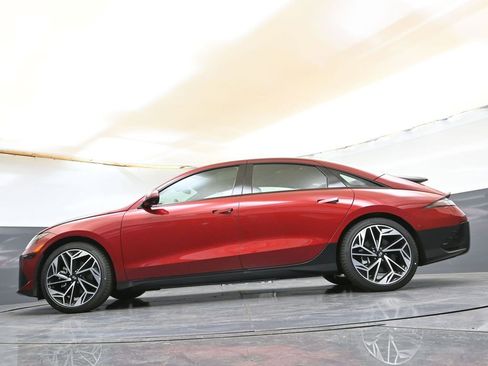 Used 2024 Hyundai Ioniq 6 Limited image 39