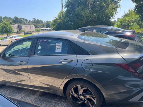 Used 2026 Hyundai Elantra Sport FWD image 12