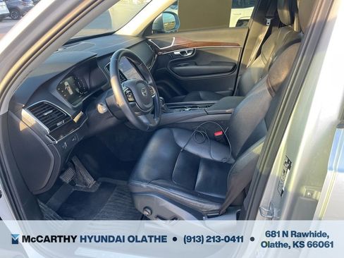 Used 2016 Volvo XC90 T6 Momentum w/ Momentum Plus Package image 3