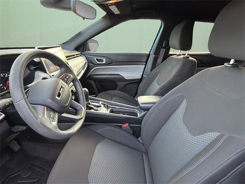 Certified 2024 Jeep Compass Sport image 18