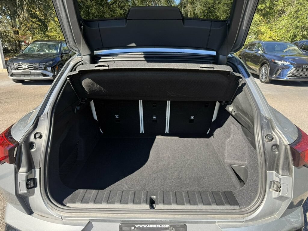 Used 2026 BMW X2 xDrive28i w/ M Sport Package AWD/4WD image 9