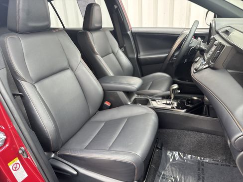 Used 2018 Toyota RAV4 SE w/ Power Extra Value Package image 15
