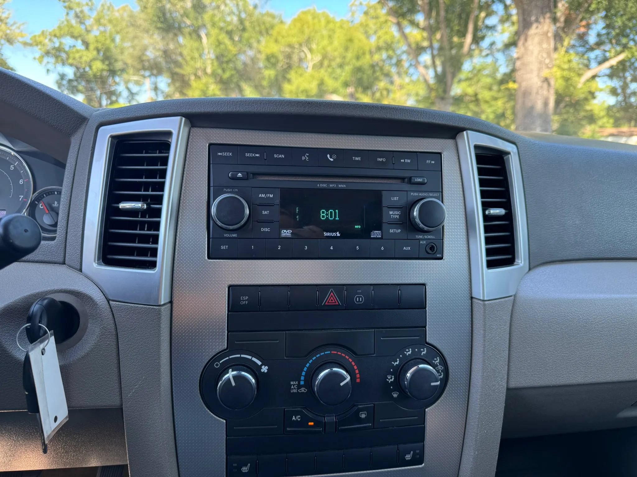 Used 2008 Jeep Grand Cherokee Laredo RWD image 21