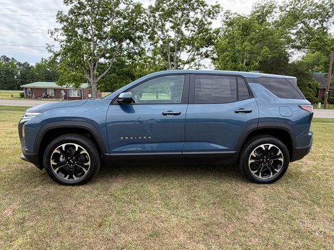 New 2026 Chevrolet Equinox LT w/ Convenience Package II FWD image 21